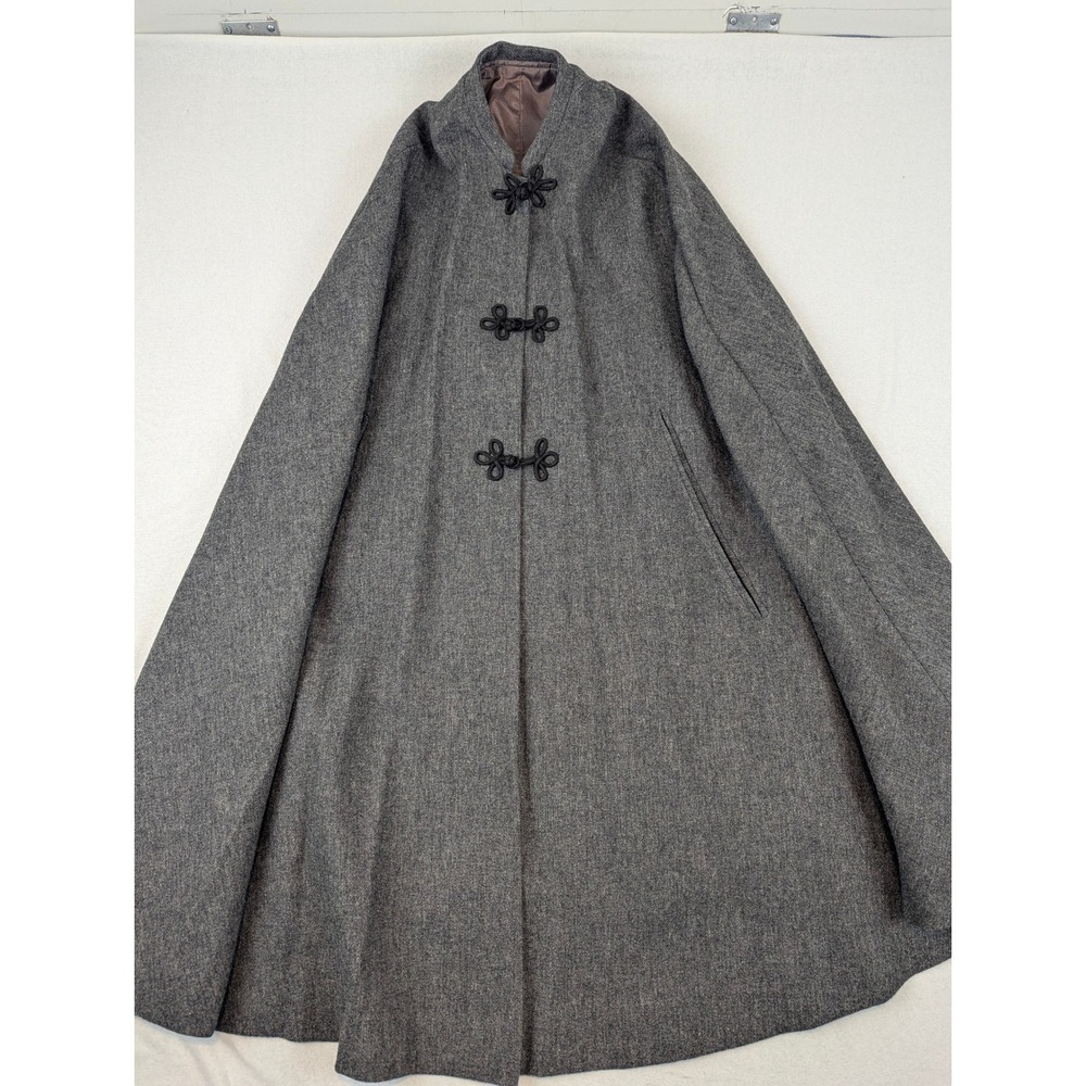 VTG Grey Wool Blend Cape Coat Frog Latch Grey Goth Victorian Dark Academia Retro